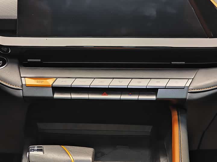 Changan UNI-V 2022 1.5 T — фото 17