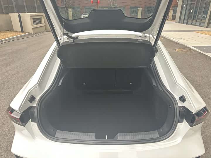 Changan UNI-V 2022 1.5 T Premium — фото 10