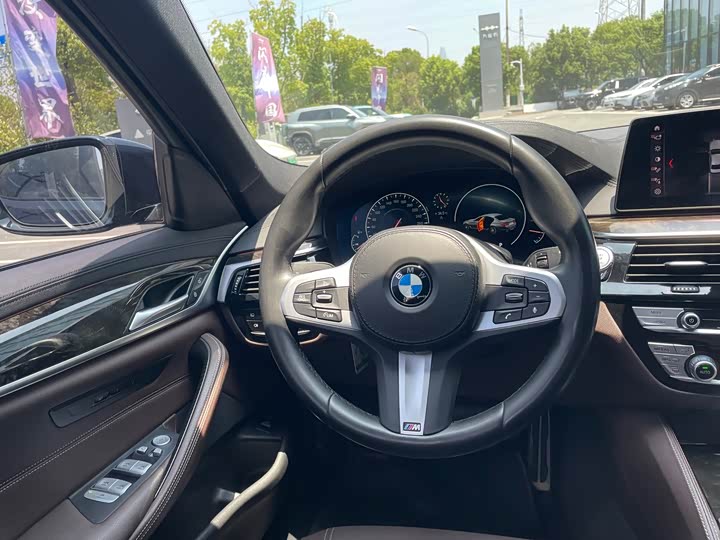 BMW 5 Series 525Li M спортпакет — фото 9
