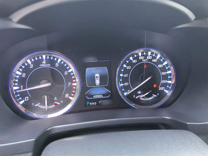 Changan CS95 2017 2.0 T 2 WD — фото 10