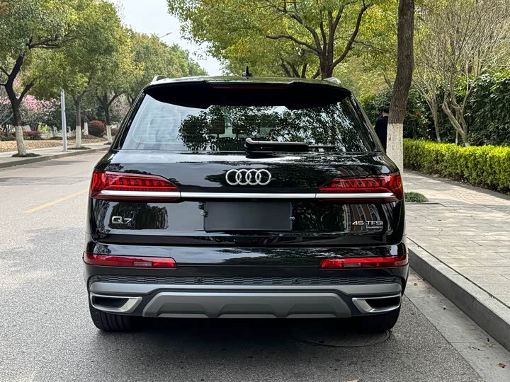 Audi Q7 2023 45 TFSI quattro S line Sport — фото 5