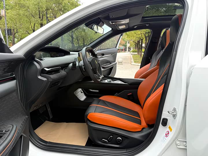 Changan UNI-V 2024 1.5 T Sport — фото 13