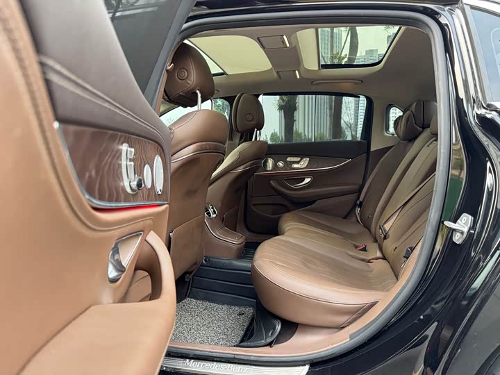 Mercedes-Benz E-Class 2021 E 300 L Luxury — фото 4