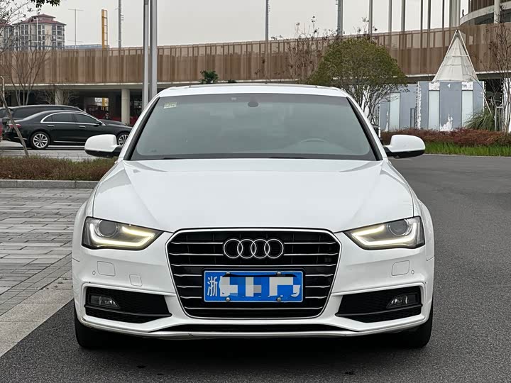 Audi A4L 2016 35 TFSI S line Comfort — фото 2