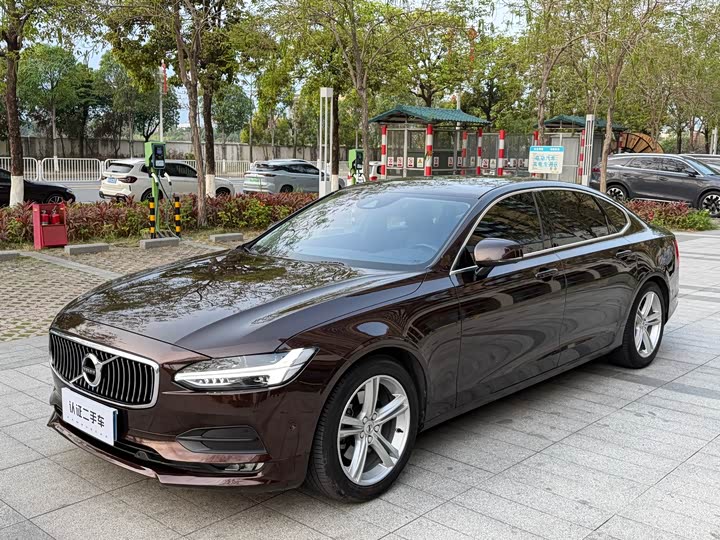 Volvo S90 2017 T 4