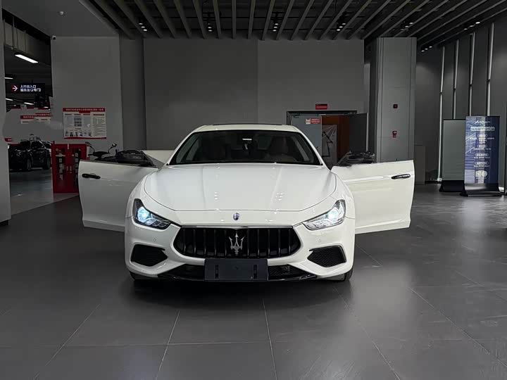 Maserati Ghibli 2021 3.0 T Gran Sport — фото 4