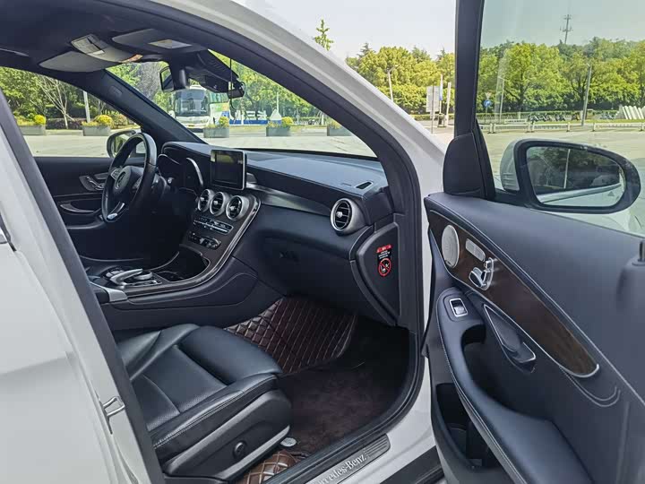 Mercedes-Benz GLC 2019 GLC 300 L 4 MATIC — фото 8