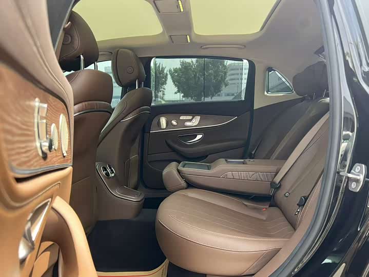 Mercedes-Benz E-Class 2022 E 300 L Luxury — фото 14