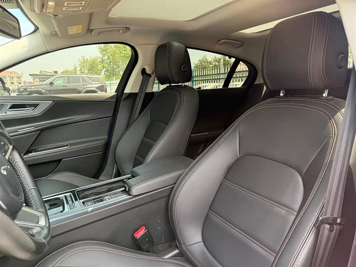Jaguar XEL 2018 2.0 T 200 PS — фото 14