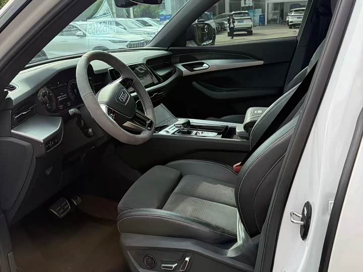 Audi Q6 2023 45 TFSI quattro — фото 7