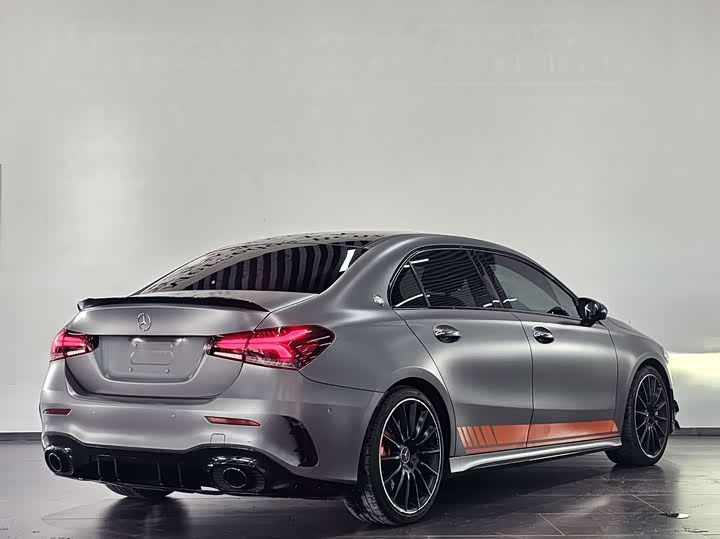 Mercedes-Benz A-Class 2023 AMG A 35 L 4 MATIC — фото 3