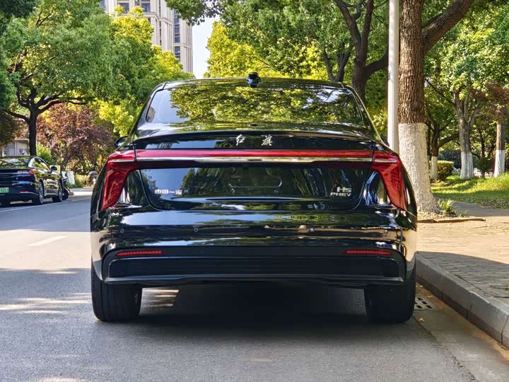 Hongqi H5 — фото 15