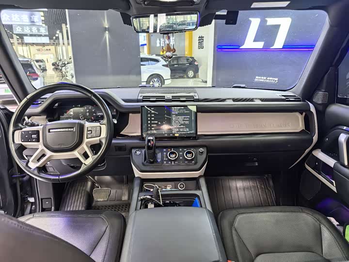 Land Rover Defender — фото 11