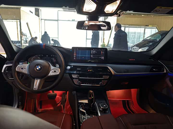 BMW 5-Series 2023 530 Li Leading M — фото 8