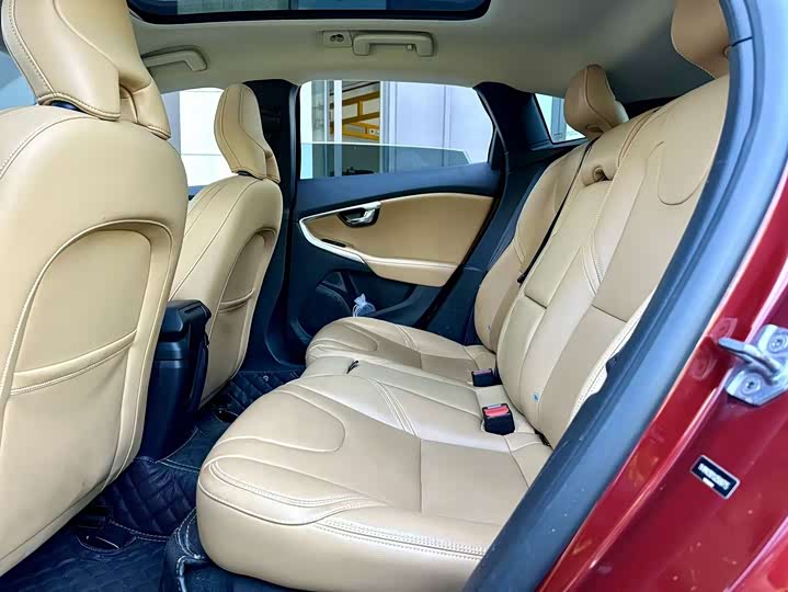 Volvo V40 2018 T 3 — фото 14