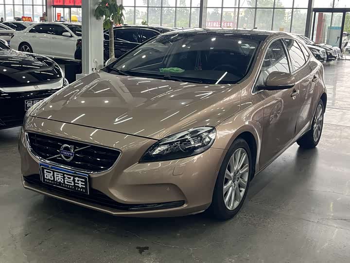 Volvo V40 2016 T 4 — фото 1
