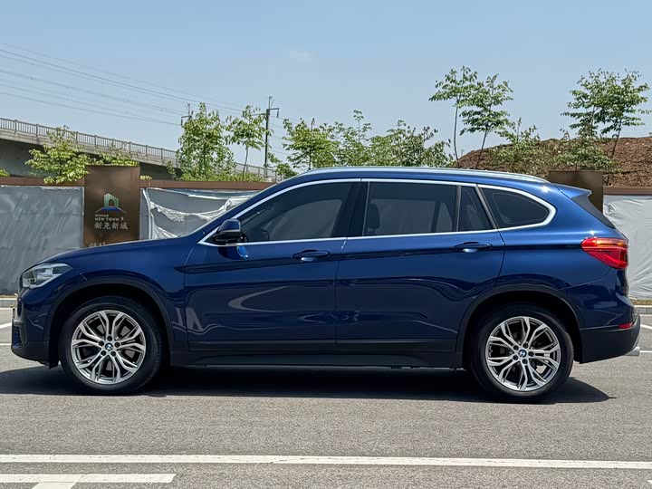 BMW X1 2019 s Drive 20 Li Leading — фото 4