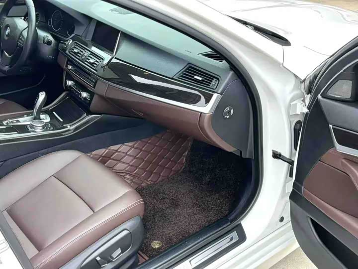 BMW 5 Series 525Li — фото 3