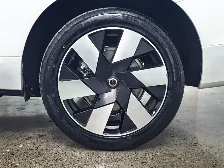Volvo XC60 Hybrid 2025 Hybrid 4 WD — фото 7