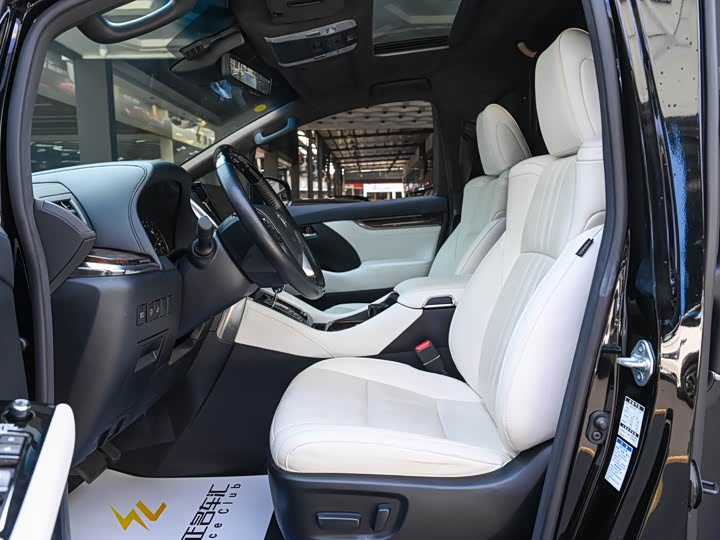 Toyota Alphard — фото 7