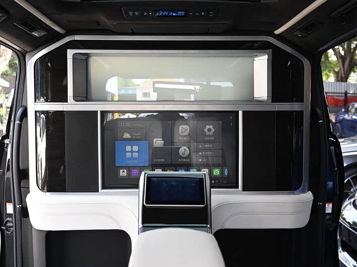 Toyota Alphard — фото 13