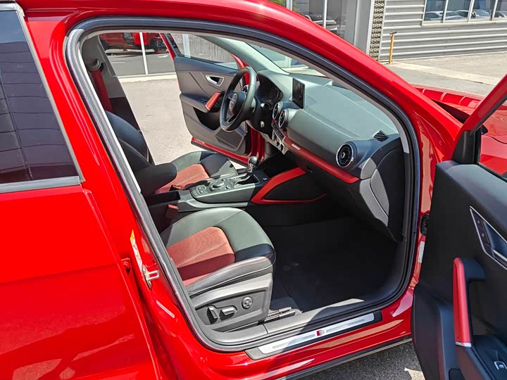 Audi Q2L 2018 35 TFSI VI — фото 11