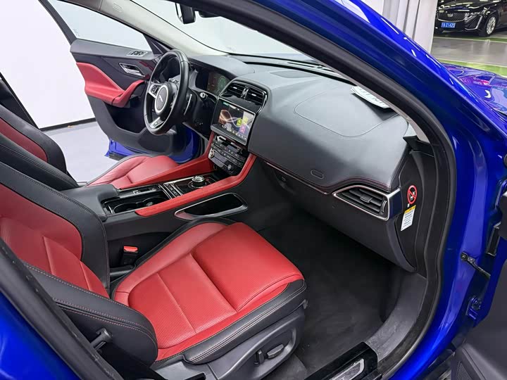 Jaguar F-PACE 2018 2.0 T 4 WDR-Sport — фото 8