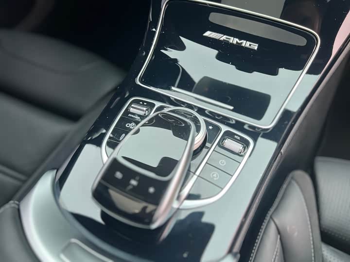 Mercedes-Benz C-Class 2017 AMG C 63 — фото 15