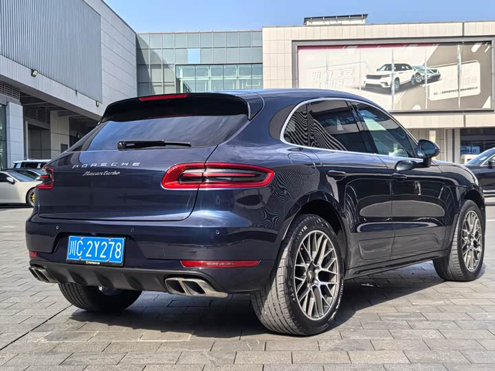 Porsche Macan 2017 Macan Turbo 3.6 T — фото 11
