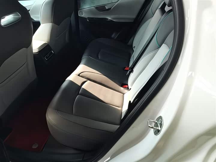 Changan UNI-T 2023 1.5 T Premium — фото 17