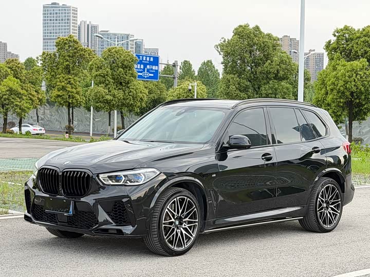 BMW X5 2022 x Drive 40i M — фото 1