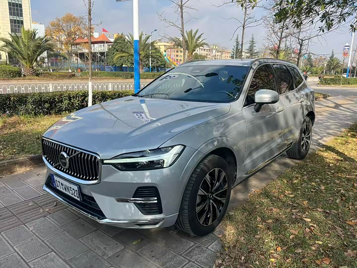 Volvo XC60 2023 B 5 4 WD — фото 1
