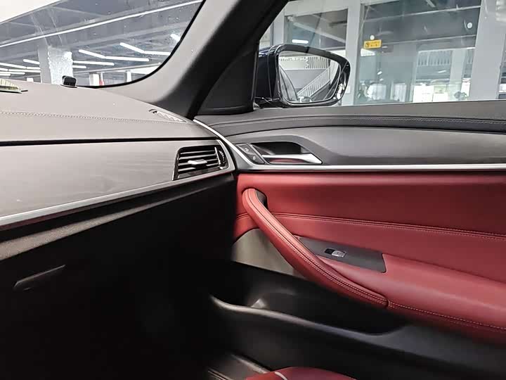 BMW 5 Series — фото 13