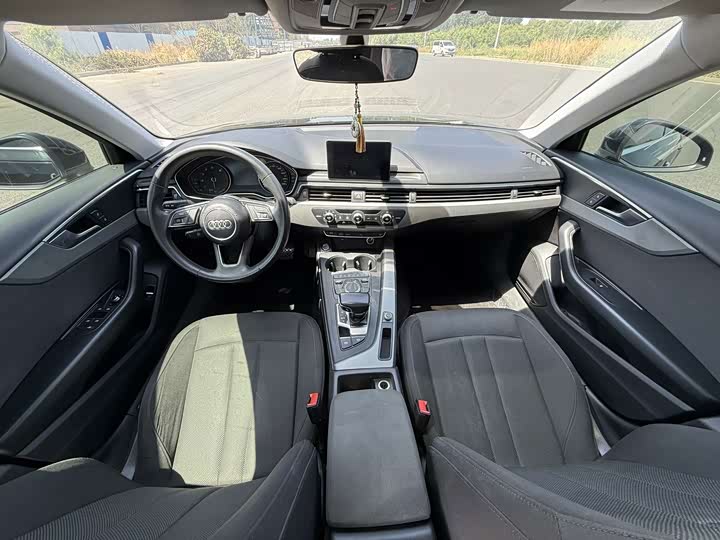 Audi A4L 40 TFSI базовая V — фото 4