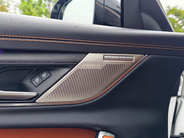 Jaguar XFL 2024 2.0 T P 300 4 WD — фото 23