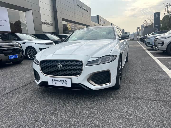 Jaguar XFL 2024 2.0 T P 300 4 WD — фото 1