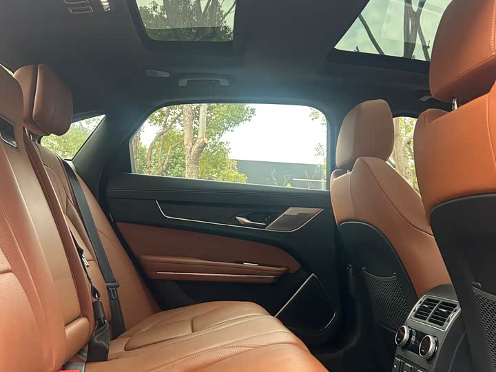 Jaguar XFL 2024 2.0 T P 300 4 WD — фото 7