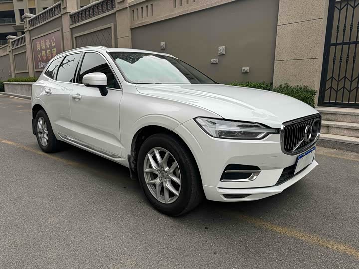 Volvo XC60 T5 полный привод — фото 3