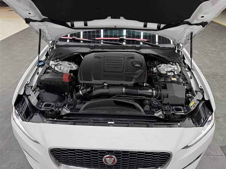 Jaguar XEL 2021 2.0 T 250 PS R-DYNAMIC S — фото 8