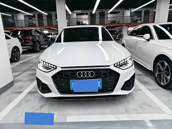 Audi A4L 40 TFSI люкс-динамик — фото 2