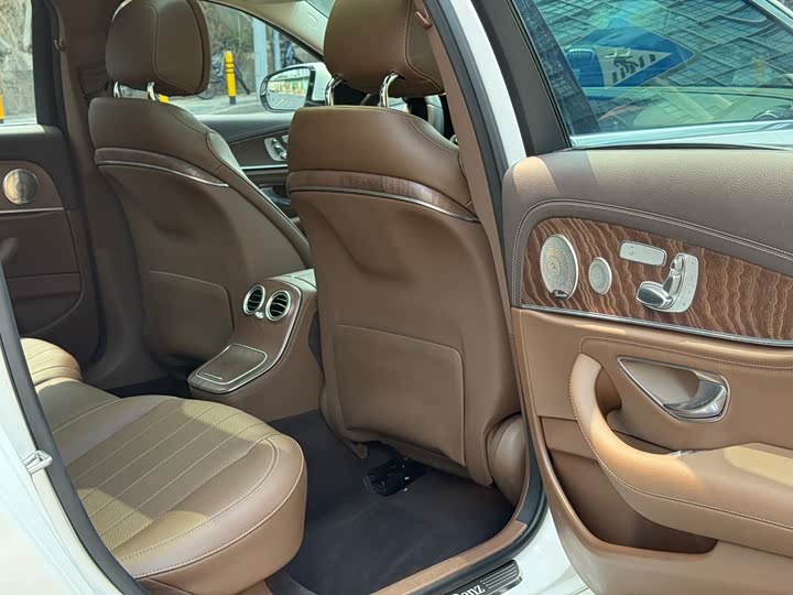 Mercedes-Benz E-Class 2021 E 300 L Luxury — фото 11