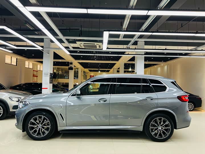 BMW X5 2022 x Drive 30 Li M — фото 16