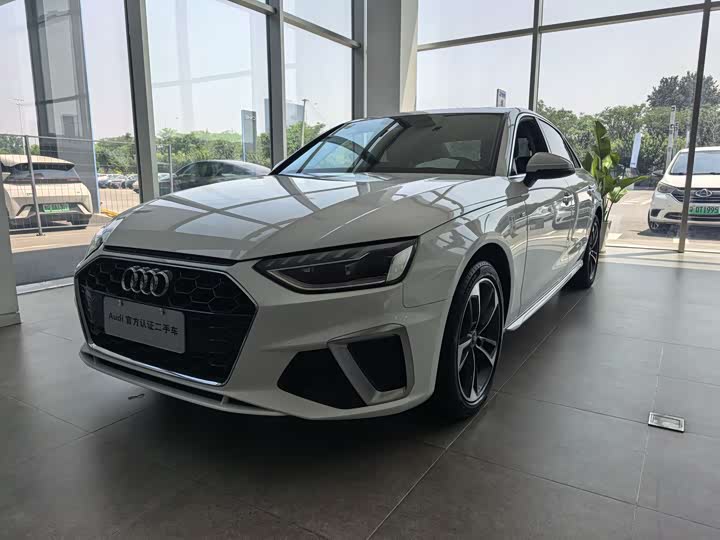 Audi A4L 2024 40 TFSI — фото 1
