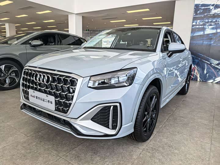 Audi Q2L 2025 35 TFSI — фото 1