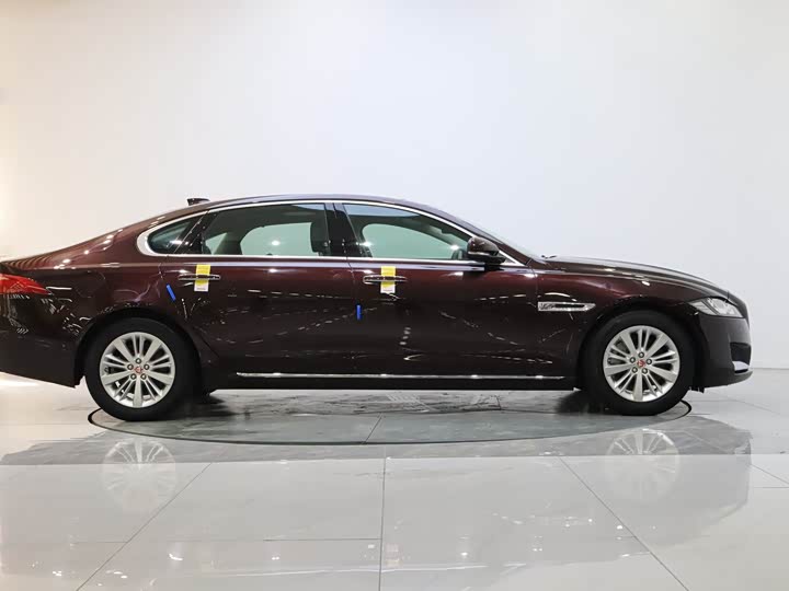 Jaguar XFL 2017 XFL 2.0 T 240 PS — фото 14