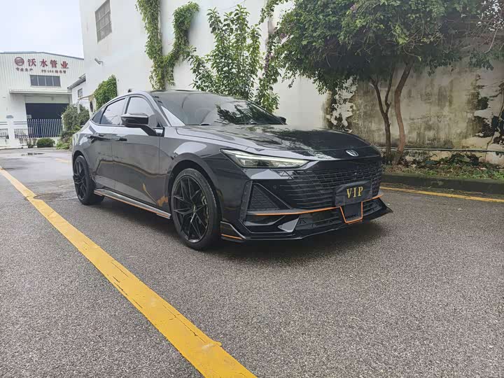 Changan UNI-V 2022 1.5 T — фото 3