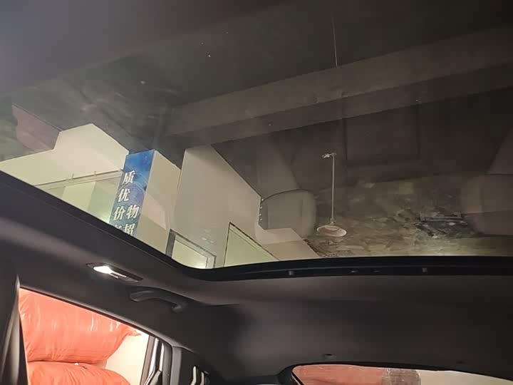 Changan UNI-V 2022 1.5 T Premium — фото 18