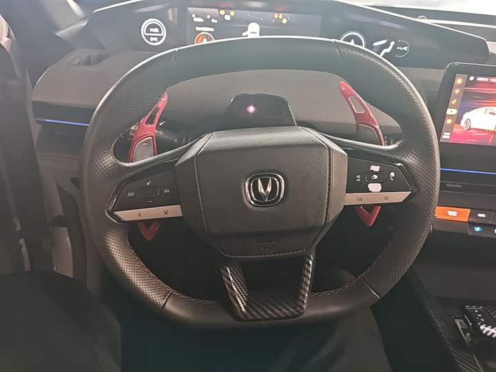 Changan UNI-V 2022 1.5 T Premium — фото 11