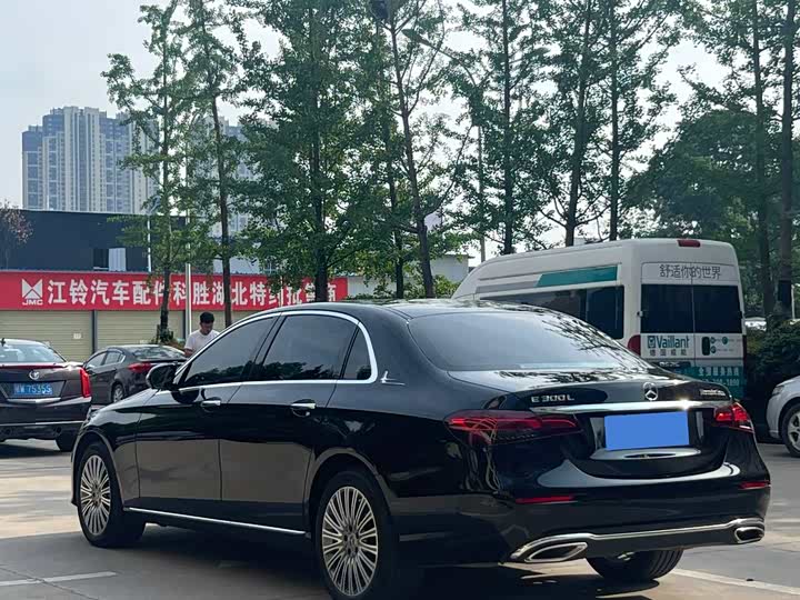 Mercedes-Benz E-Class 2021 E 300 L Luxury — фото 9