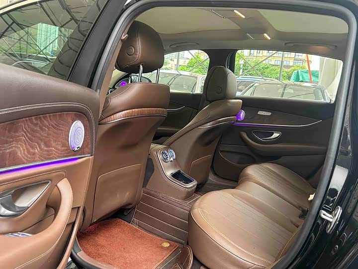 Mercedes-Benz E-Class 2022 E 300 L — фото 5